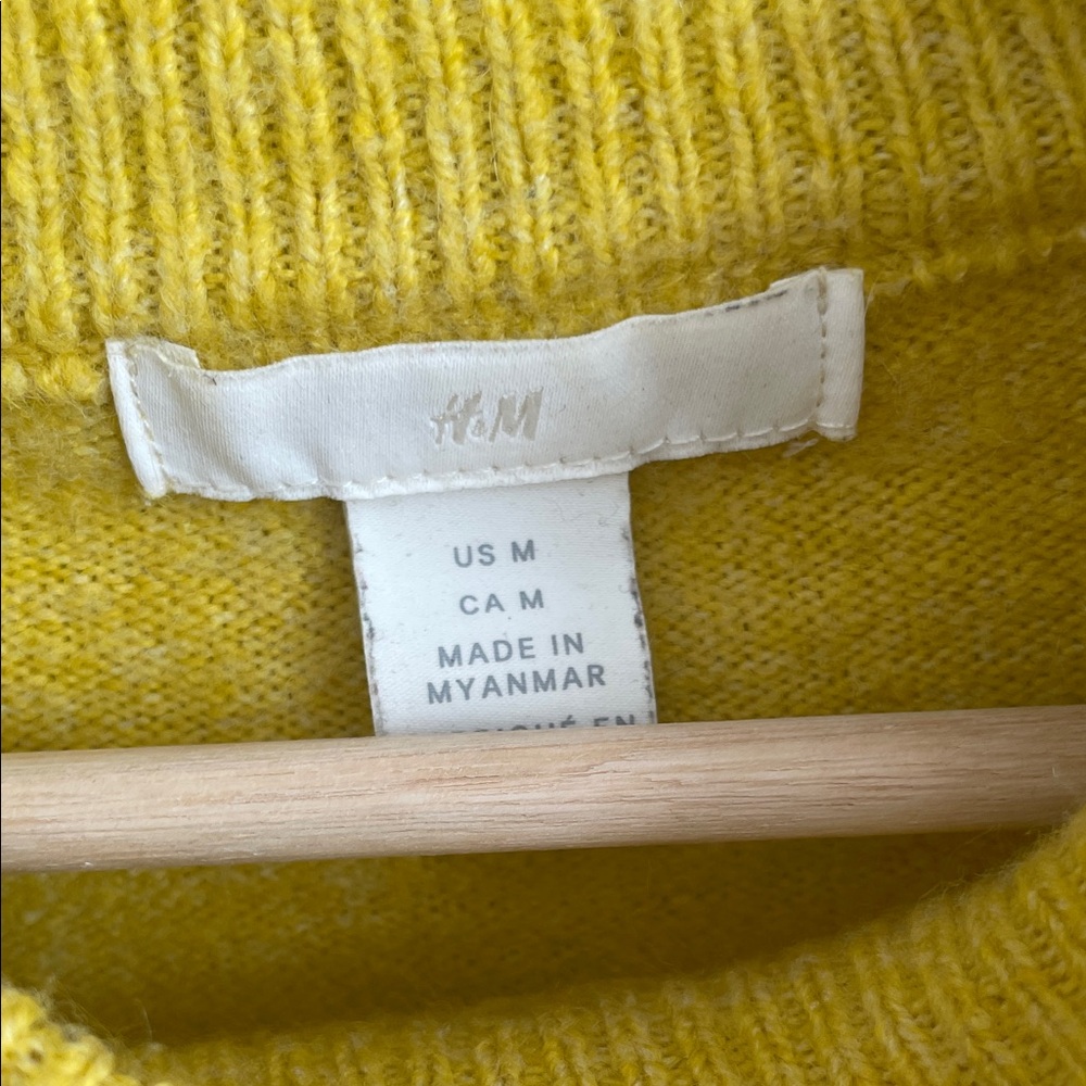 H&M Yellow Women's Sweater - Picture 4 of 5
